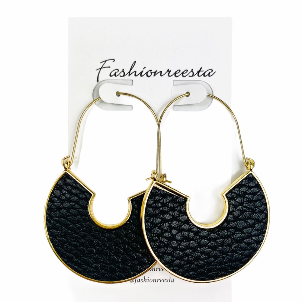 Wire Drop “Nette” Black Earrings